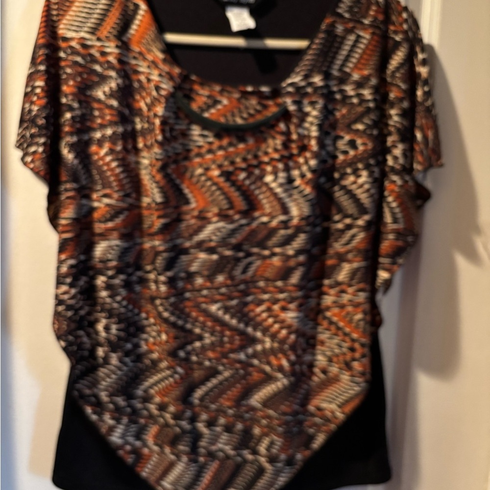 Brody Myles Beautiful Top with a Gold Necklace Attached New size S/P